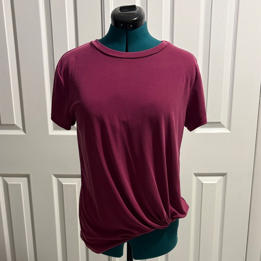 Green Envelope Short-Sleeve Twist-Hem Tee - Purple/Pink
